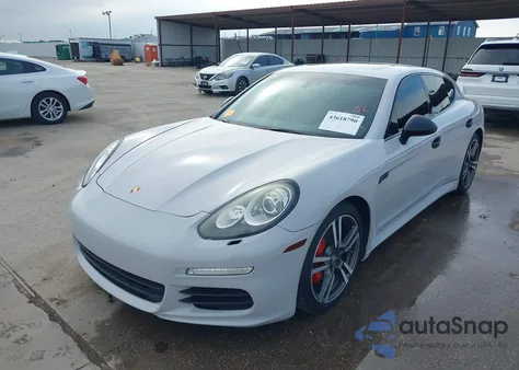 2015 Porsche Panamera 4 z USA, uszkodzony, nr VIN WP0AA2A73FL006133